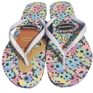 Havaianas Slim Romantic Floral Beach Vacation Flip Flops sz 11/12 NWT